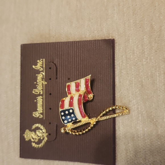 Premier Designs Pin - Picture 3 of 4